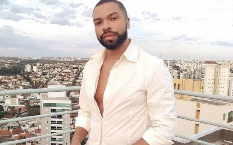 Irmão de Alexandre Pires paga videomaker, mas ainda deve parte do valor