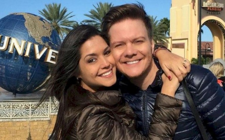 Michel Teló comemora seis anos de casamento com Thais Fersoza