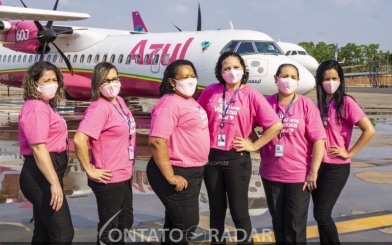 O que uma comissária vitoriosa da Azul disse no maior evento rosa da companhia