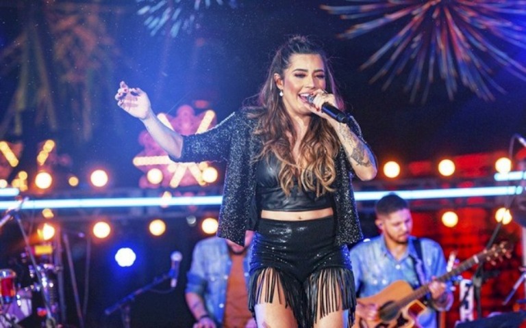 Lauana Prado lança o single inédito "Sua Mãe Tá Nessa"