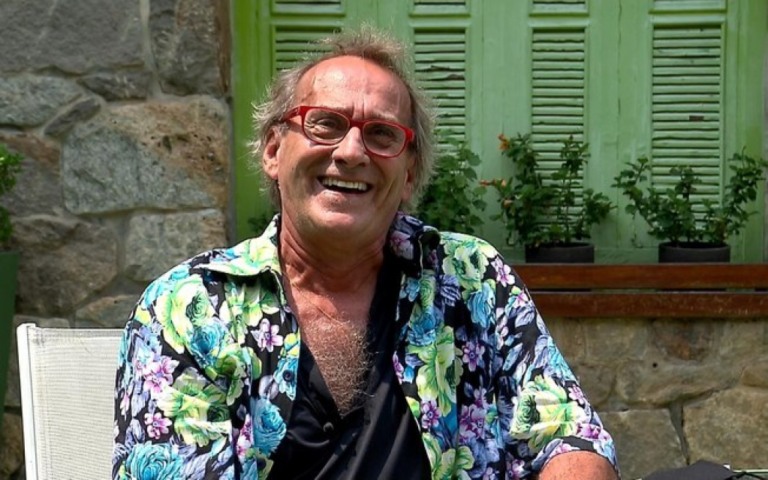 Dono do bordão Sambarilove, ex-Escolinha teve doença grave: "Falaram que morri"