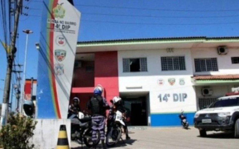 Feto de 6 meses é encontrado em vaso sanitário de delegacia em Manaus