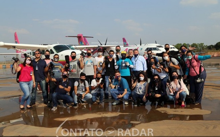 Azul, em parceria com Contato Radar, leva spotters para uma experiência rosa em Viracopos