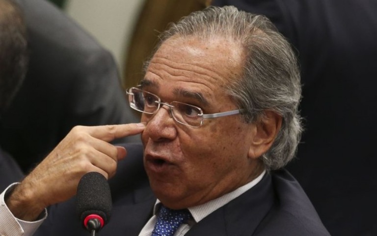 Guedes chama nova CPMF de "imposto de merd*", mas volta a defender tributo