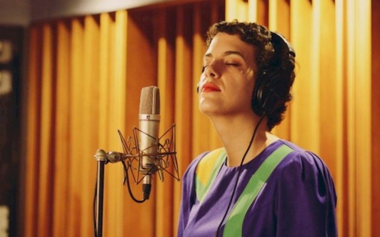 Céu lança nova faixa "Via Láctea" com a participação de Liniker
