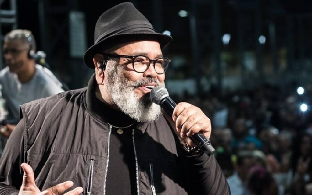 Jorge Aragão é internado com Covid-19 em hospital no Rio Jorge Aragão é internado com Covid-19 em hospital no Rio