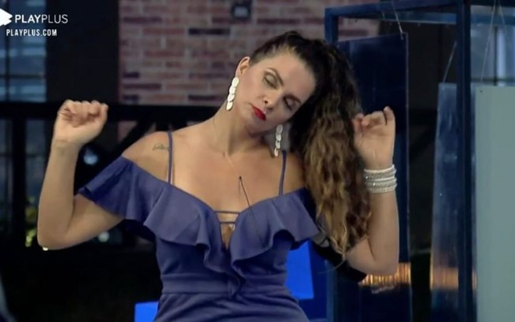 Alvo de hate, equipe de Luiza Ambiel pede respeito e web reage: "ela é tóxica" Alvo de hate, equipe de Luiza Ambiel pede respeito e web reage: "ela é tóxica"