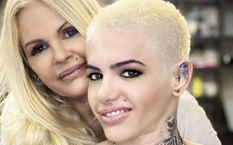 Cachorro de Monique Evans não aceita divórcio da dona: "Está com depressão"