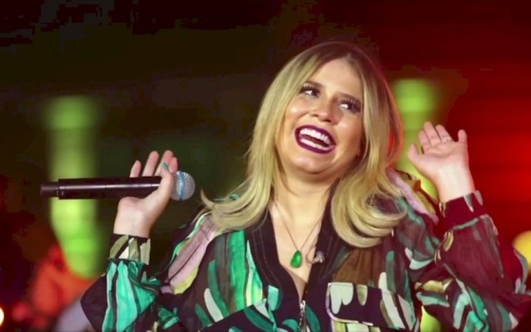Marília Mendonça pede desculpa por transfobia em live e avisa: "Não vou justificar"