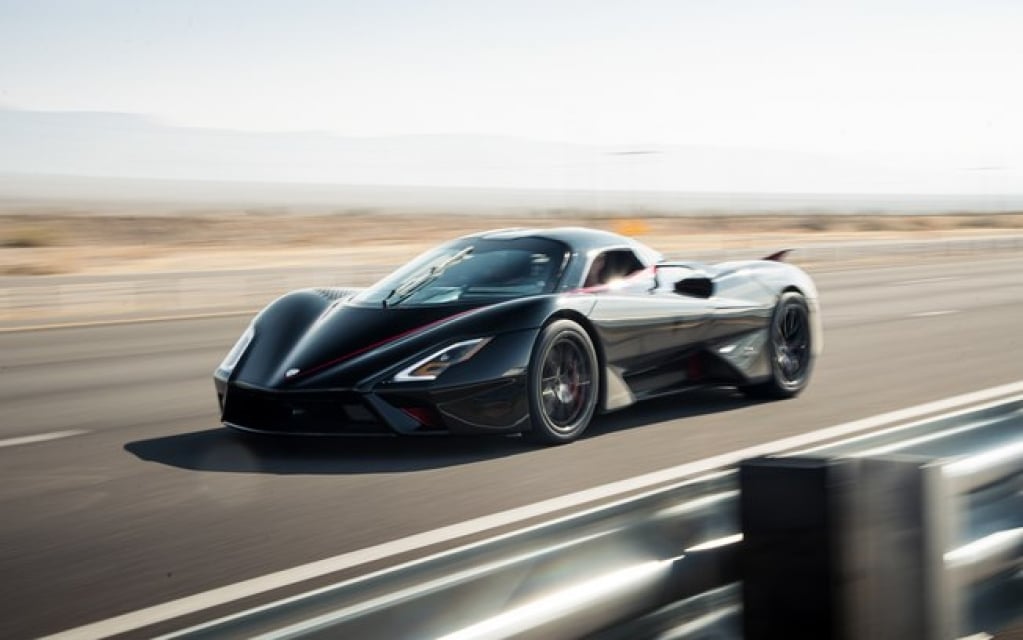 SSC Tuatara atinge 508,73 km/h e é carro de produção mais veloz do mundo