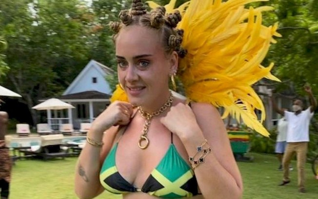 Adele anuncia seu retorno neste sábado Adele anuncia seu retorno neste sábado
