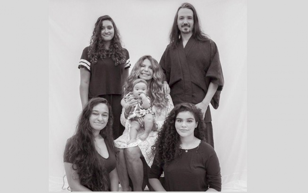 Elba Ramalho lança novo single "Eu e Vocês" com participação dos filhos Elba Ramalho lança novo single "Eu e Vocês" com participação dos filhos