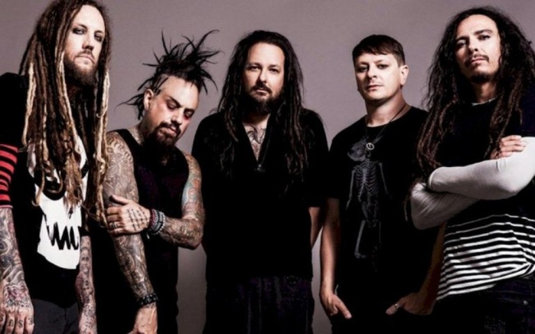 Korn lança o clipe inédito de "Finally Free"