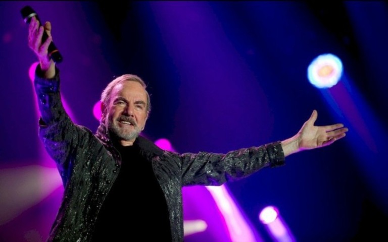 Neil Diamond: ouça o single "Heartlight" com a Orquestra Sinfônica de Londres