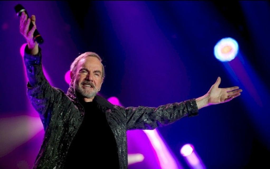 Neil Diamond: ouça o single "Heartlight" com a Orquestra Sinfônica de Londres
