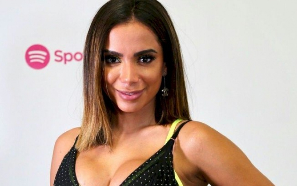Anitta canta Michael Jackson, Lady Gaga e Tom Jobim em entrevista