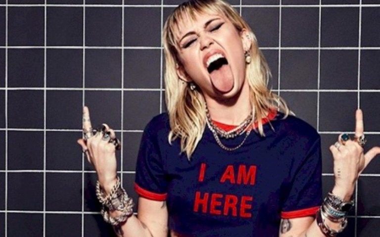 Miley Cyrus prepara álbum de covers do Metallica