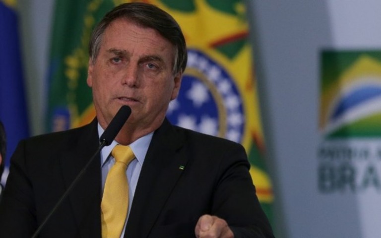 Bolsonaro sobre CoronaVac: "povo brasileiro não será cobaia"