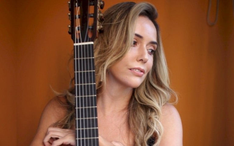 Lili Araujo canta a beleza da amizade no álbum "Dájazz"