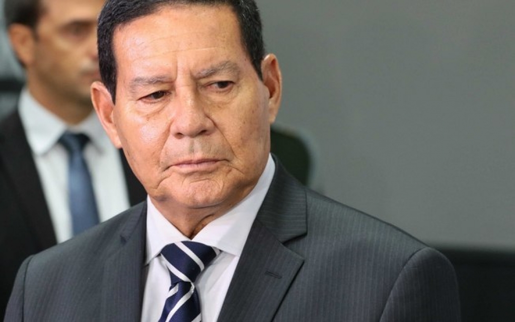 Estados têm recurso para comprar a vacina CoronaVac, diz Mourão