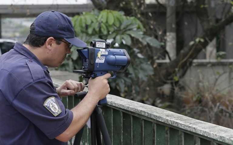 Nova lei obriga governo a divulgar localização de radares em estradas de SP