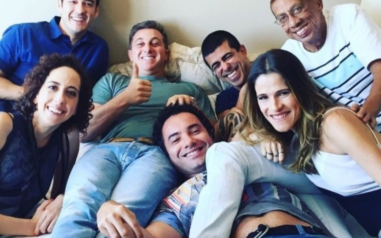 Foto de Luciano Huck com Melhem vem à tona e web pressiona: "Vai apagar?"