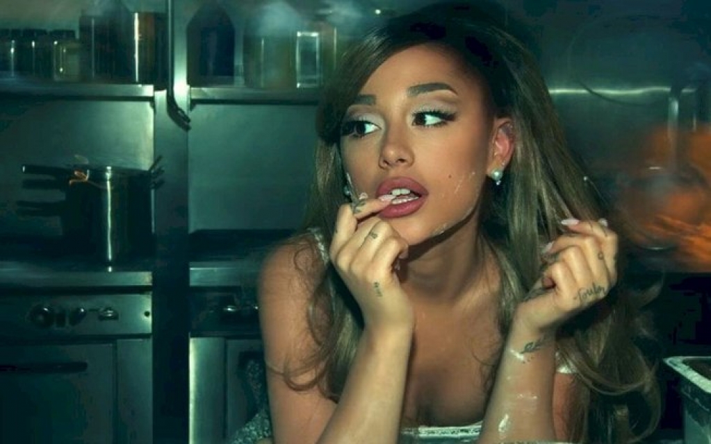 Ariana Grande lança a inédita "Positions" Ariana Grande lança a inédita "Positions"