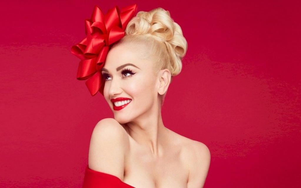 Gwen Stefani lança a inédita "Here This Christmas"