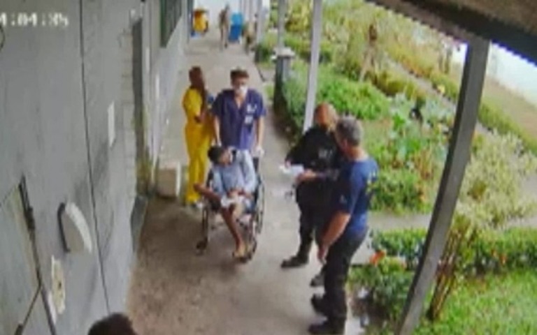 Hospital alega que detento chegou morto no local, mas imagens desmentem a versão