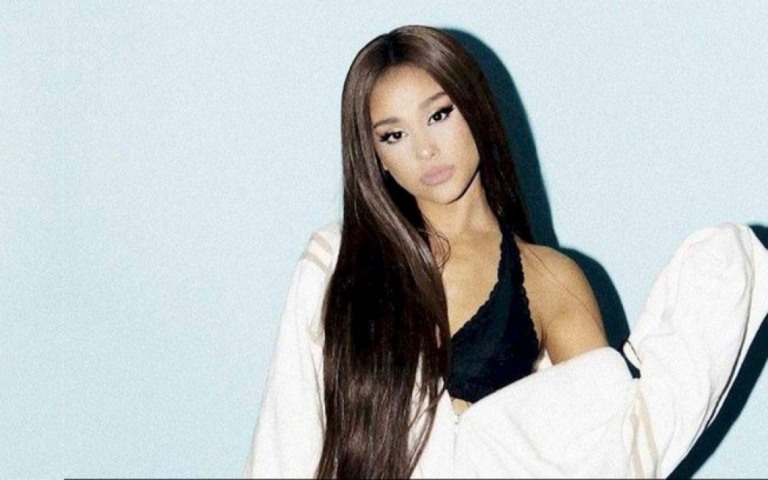 Ariana Grande fala sobre sua vida sexual em seu novo álbum "Positions"