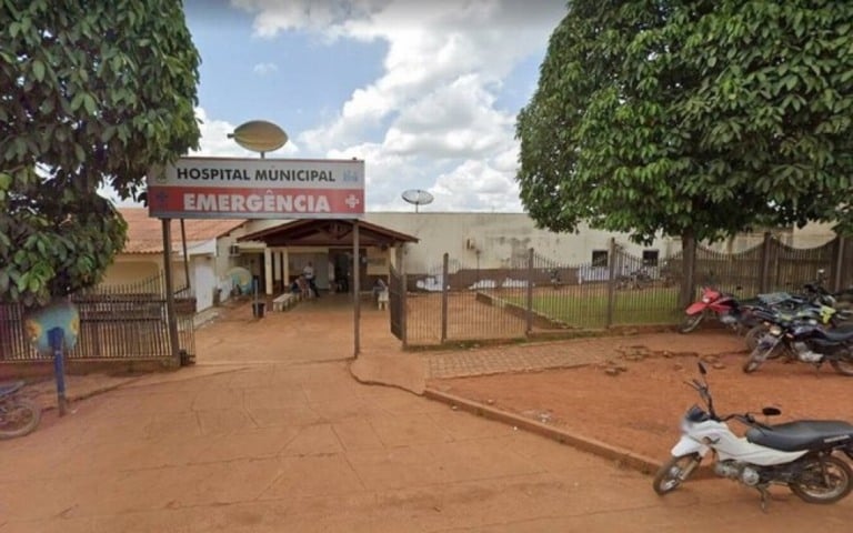 Grávida, menina de 13 anos "casada" com homem de 40 morre após contrair Covid-19