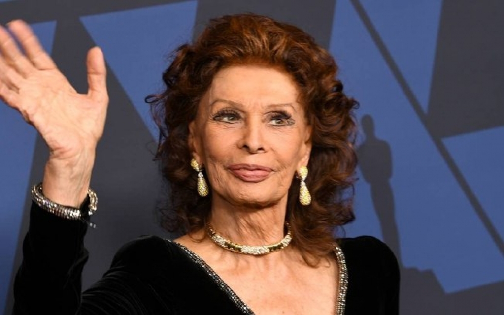 Sophia Loren revela ter dito 'não' a diretor que sugeriu plástica no nariz Sophia Loren revela ter dito 'não' a diretor que sugeriu plástica no nariz