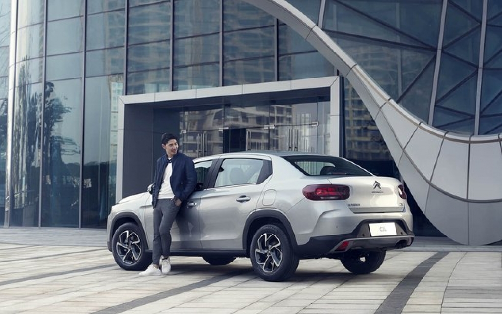 Citroën registra desenho do sedã aventureiro C3L no Brasil