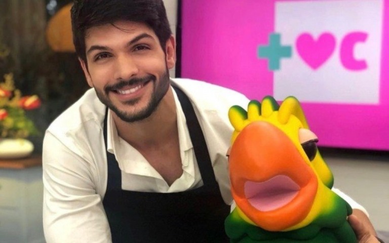 Ex-BBB Lucas Fernandes faz homenagem aTom Veiga: "Ele era muito simpático"