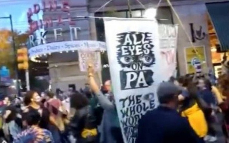 Americanos comemoram a virada de Joe Biden ao som de "Baile de Favela"