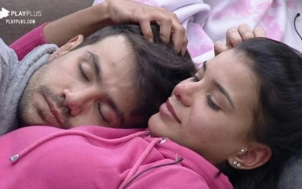 "A Fazenda 12": Jake fica insegura sobre relação com Mariano fora do programa "A Fazenda 12": Jake fica insegura sobre relação com Mariano fora do programa