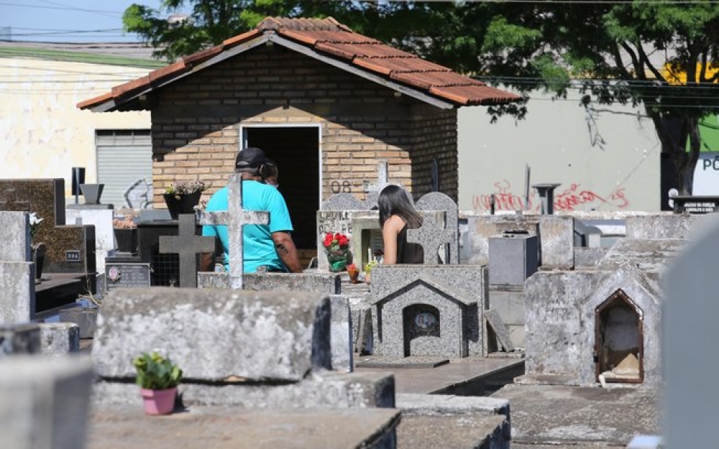 Há três dias consecutivos, cai a média móvel de óbitos por Covid-19