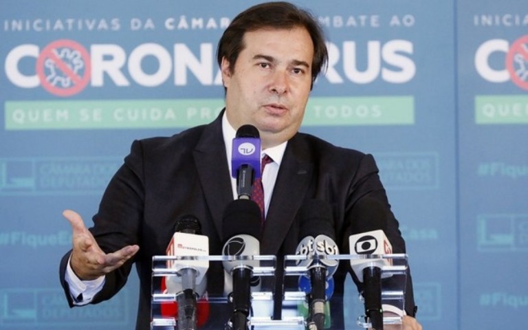 Maia cobra Congresso e diz que Brasil pode "explodir" e ter dólar a R$ 7