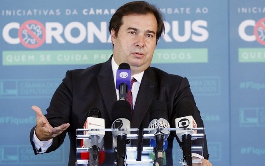 Maia cobra Congresso e diz que Brasil pode "explodir" e ter dólar a R$ 7 Maia cobra Congresso e diz que Brasil pode "explodir" e ter dólar a R$ 7