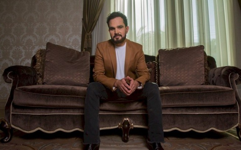 Luciano Camargo grava especial de fim de ano na Record
