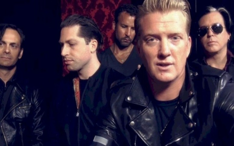 Queens of The Stone Age apresentará show inédito em seu canal no YouTube