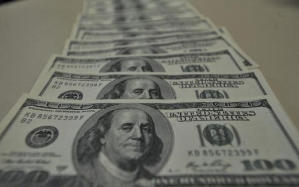Dólar fecha em R$ 5,39 e Bolsa supera 105 mil pontos, maior nível desde julho