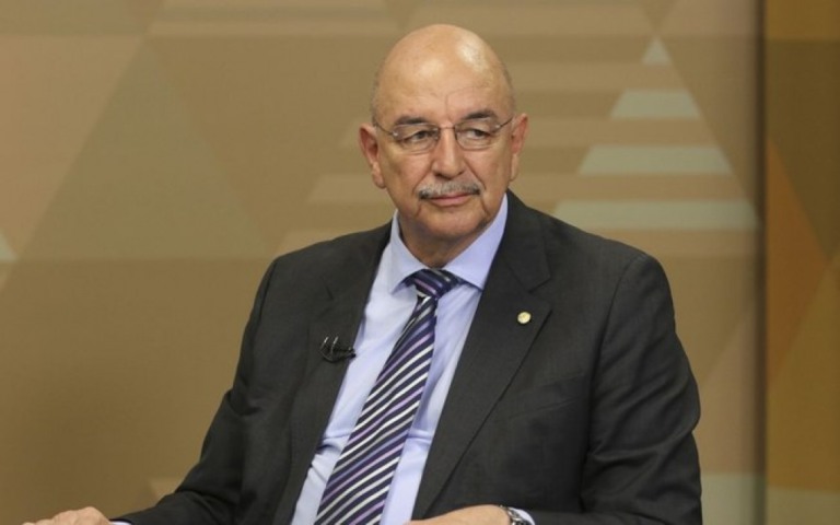 Negacionista da doença, Osmar Terra testa positivo para Covid-19