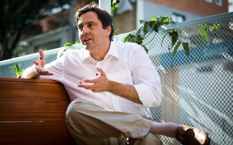 Deputado 'príncipe' propõe obrigar aceitação de emprego para ter Bolsa Família