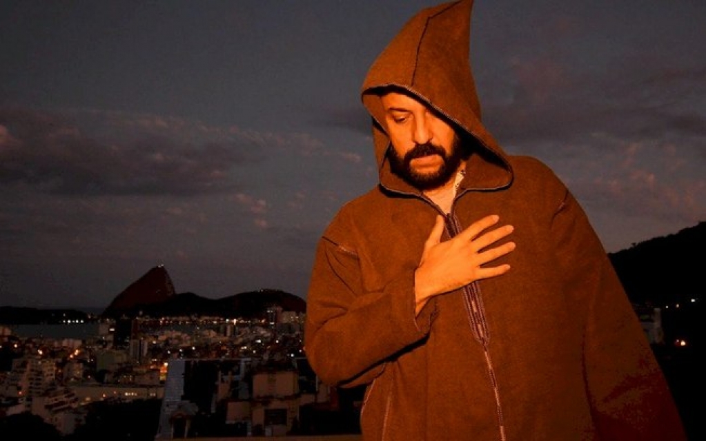 Instituição financeira contrata Gabriel O Pensador como garoto-propaganda