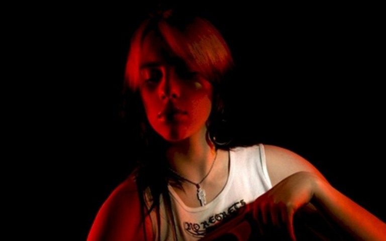 Billie Eilish lança o novo single "Therefore I Am"