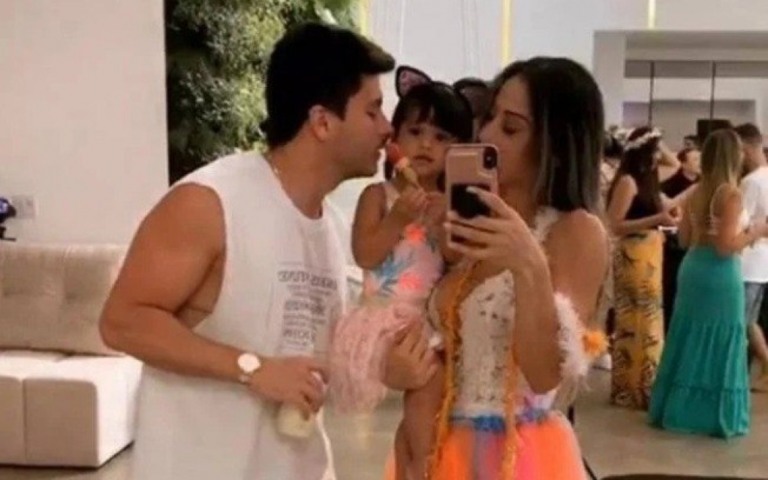 Mayra Cardi nega reconciliação após festa com Arthur Aguiar