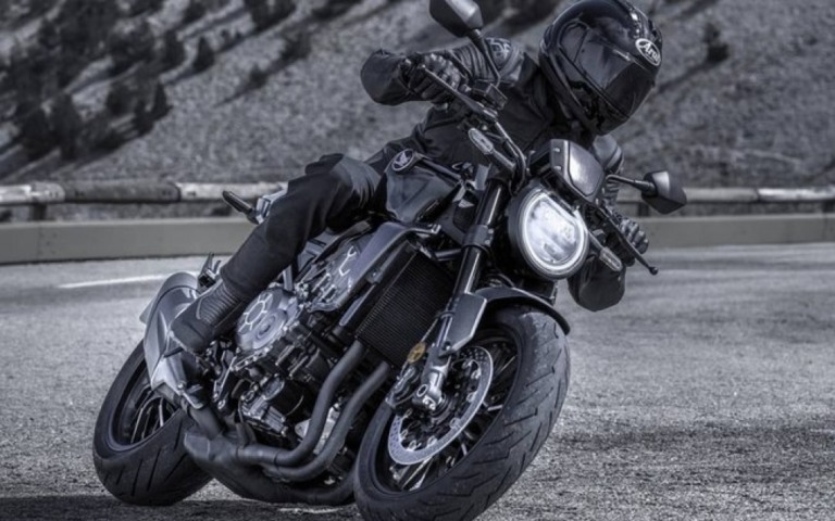 Honda lança CB1000R 2021com retoques e versão Black Edition