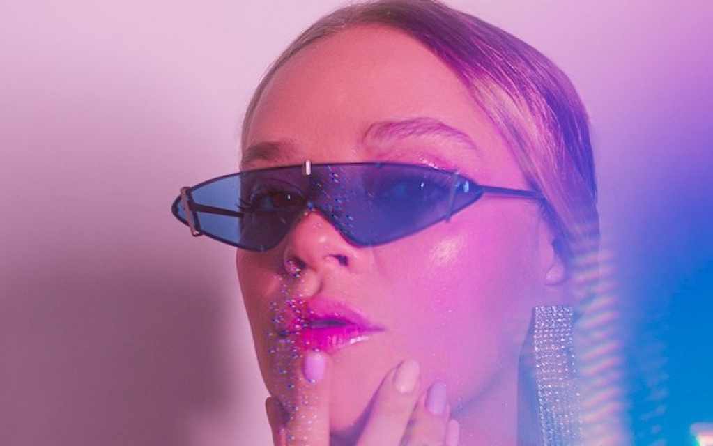 Lorena Simpson lança novo single em inglês, "Make Me Go" com Yinon Yahel Lorena Simpson lança novo single em inglês, "Make Me Go" com Yinon Yahel