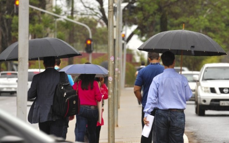 Baixa temperatura e chuva nesta quinta em São Paulo